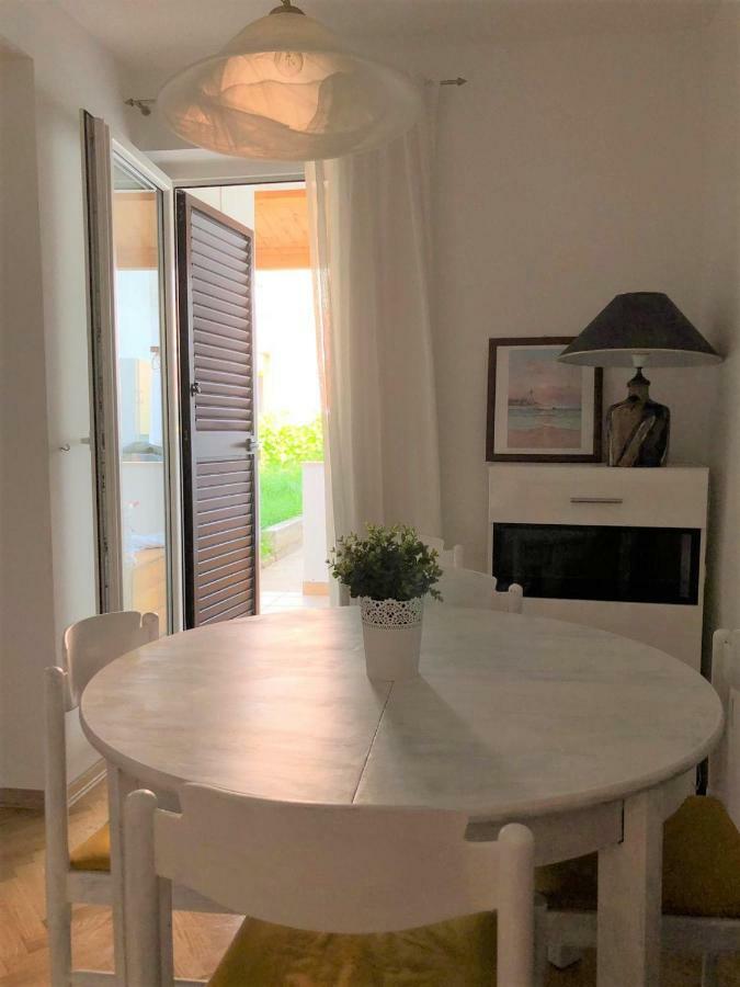 Apartman Gloria Daire Mali Lošinj Dış mekan fotoğraf